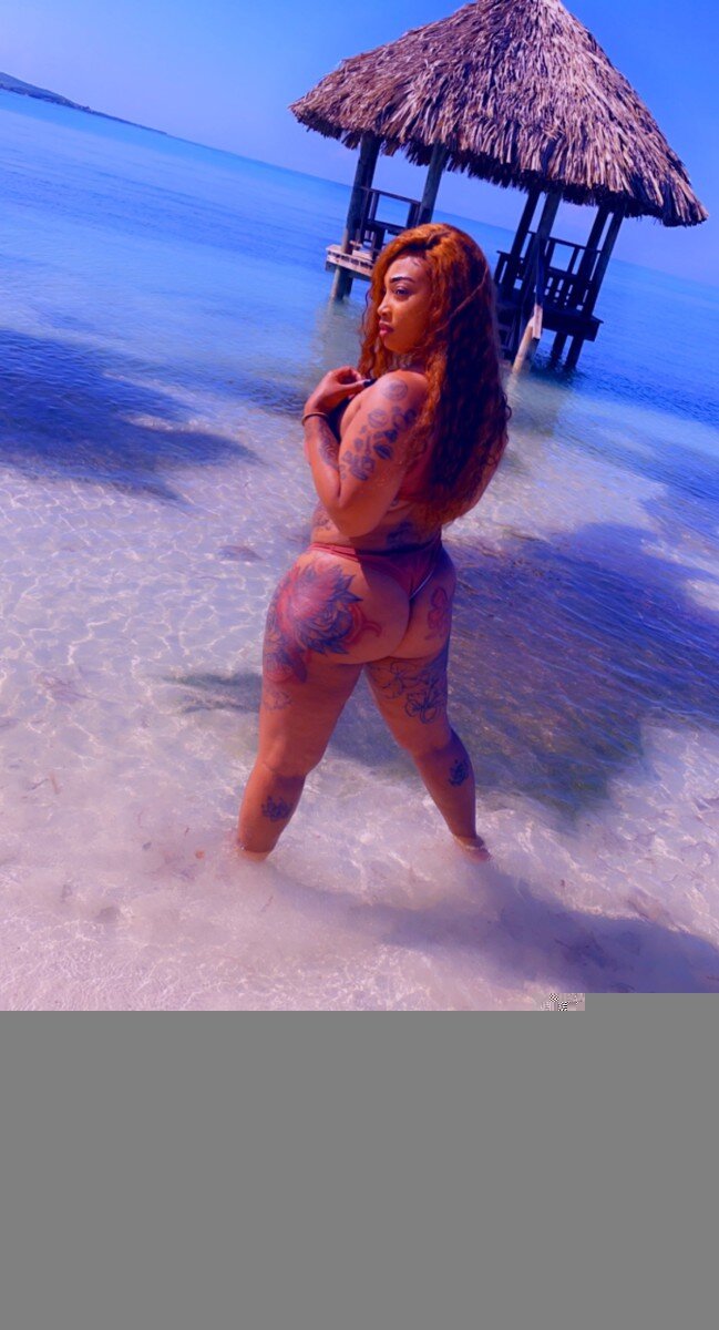 Robin (@redd_robin), OnlyFans creator