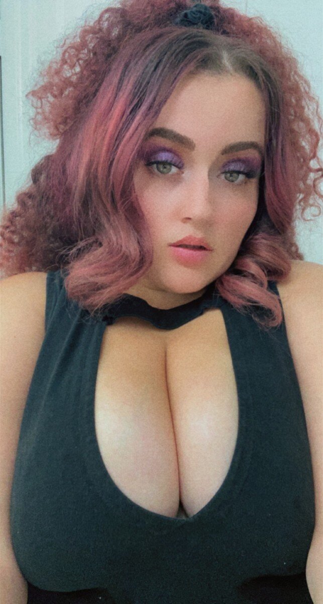 Redheadpeach (@redheadpeach), OnlyFans creator