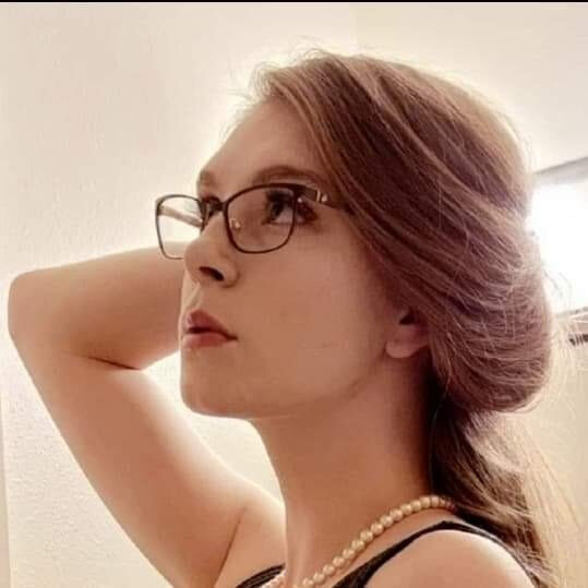 Redheadrapunzelxxx (@redheadrapunzelxxx), OnlyFans creator