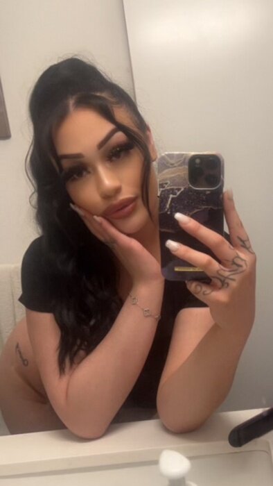 Renaelovesjizz (@renaelovesjizz), OnlyFans creator