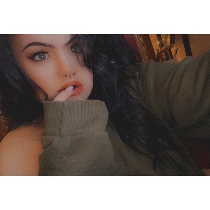 Rhiosborne (@rhi.osborne), OnlyFans creator