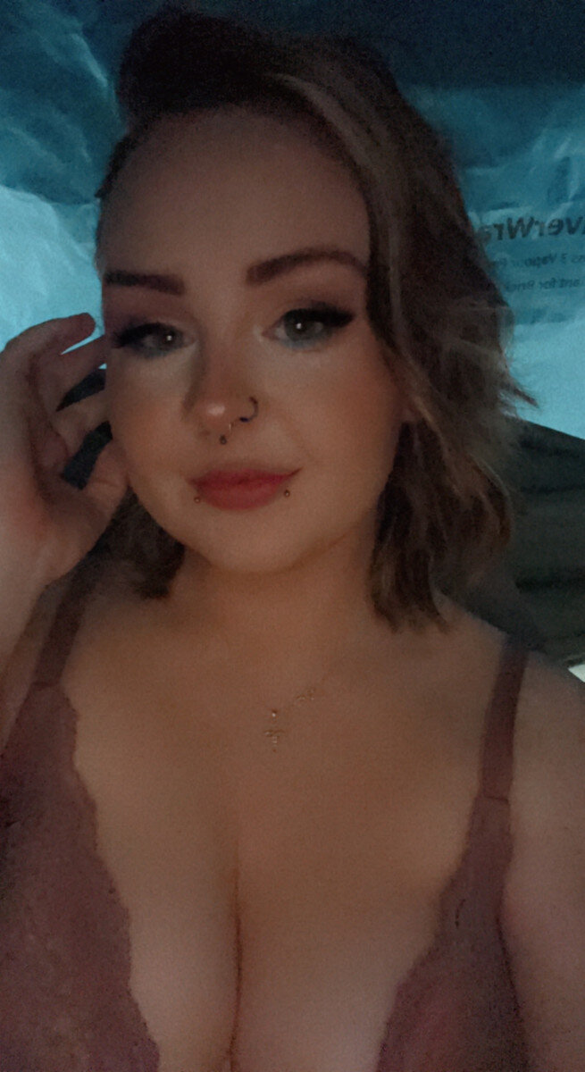 Riley (@riley_jadex), OnlyFans creator
