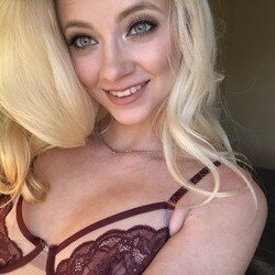 Rileystarxxx (@rileystarxxx), OnlyFans creator