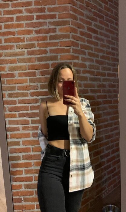 Rina (@rinaevans), OnlyFans creator
