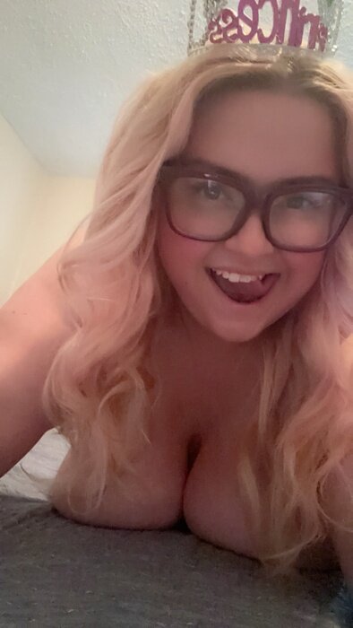 Rissarue2 (@rissarue2), OnlyFans creator