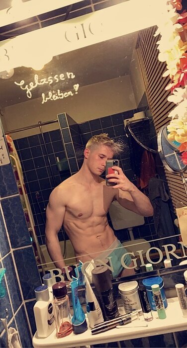 Rogatiii (@rogatiii), OnlyFans creator