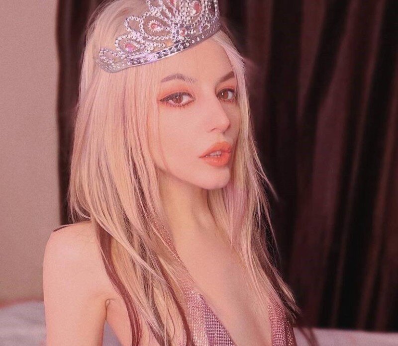 Roksi (@roksiray), OnlyFans creator