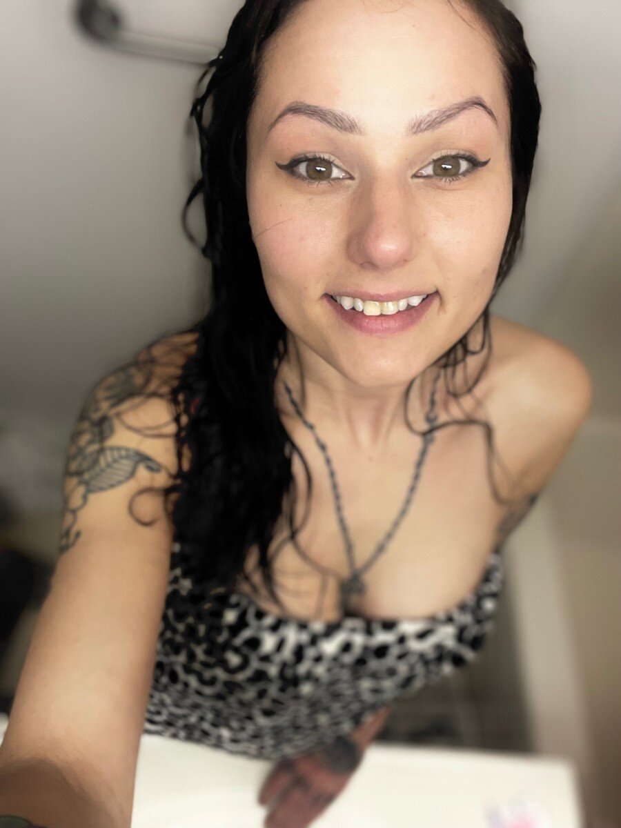 Rose2195 (@rose2195), OnlyFans creator