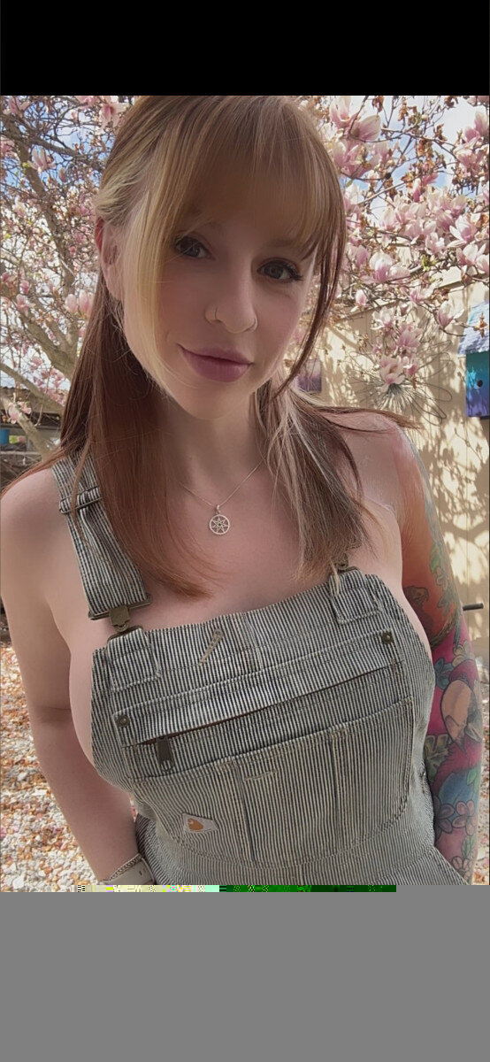 Rosegalah (@rosegalah), OnlyFans creator