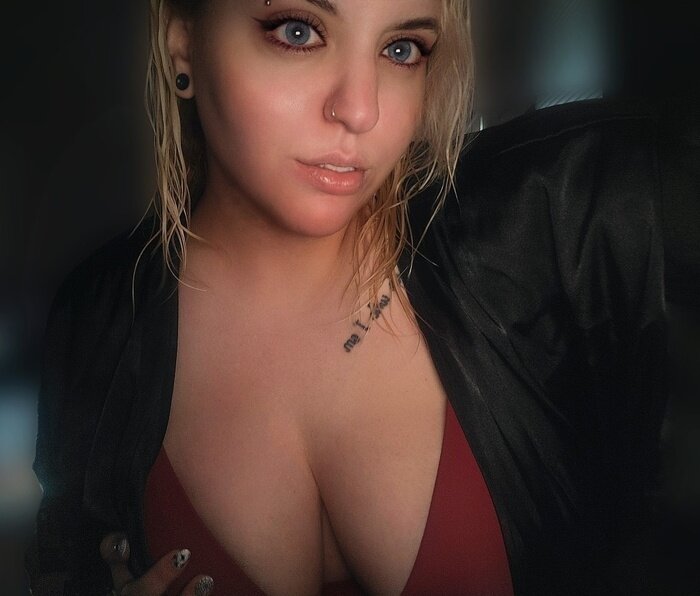 Rosemaryanne (@rosemary-anne), OnlyFans creator