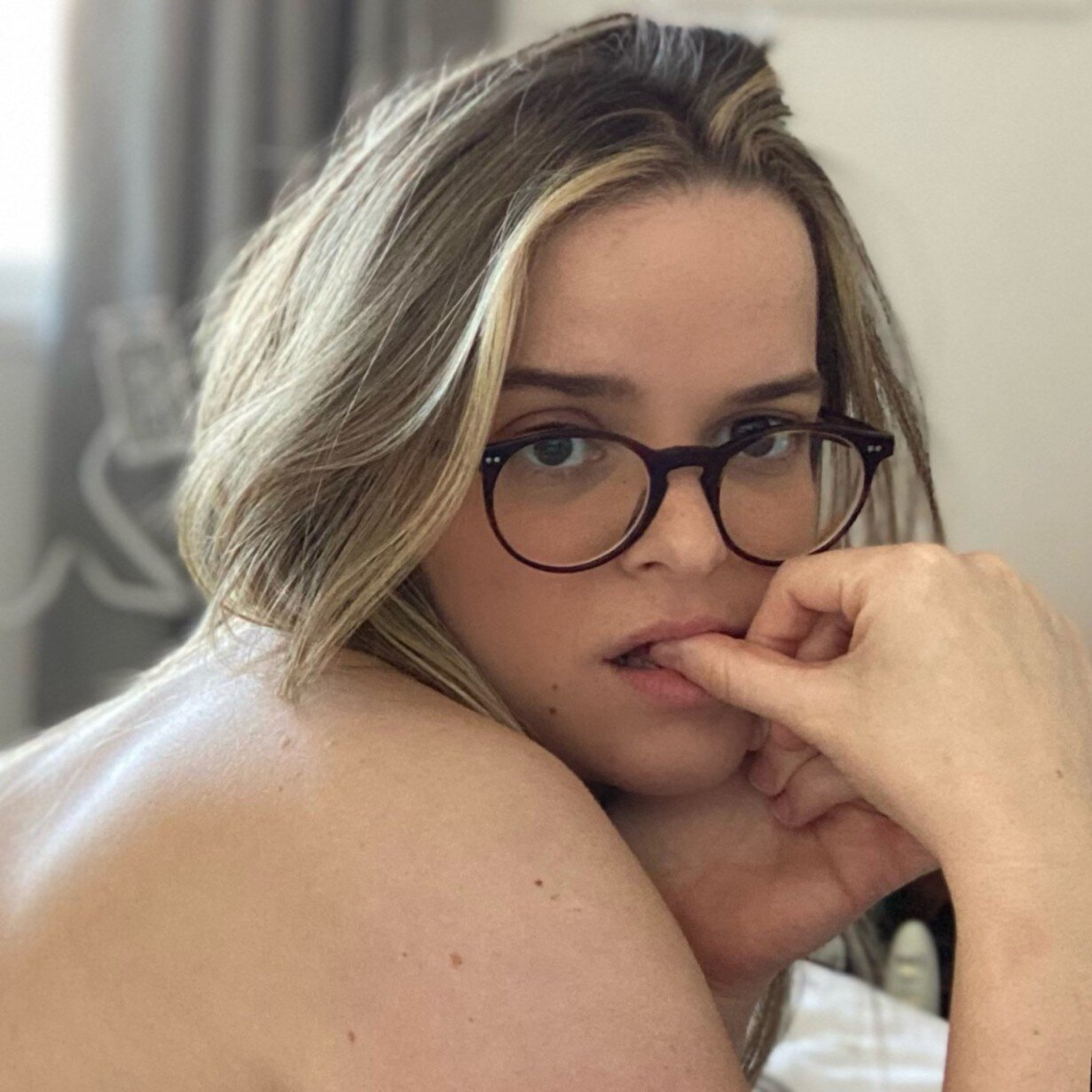 Rosensfw (@rosensfw), OnlyFans creator