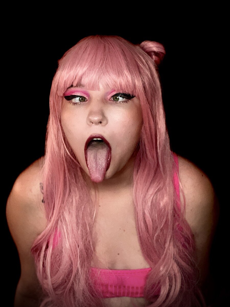Roseyposeyprincess (@roseyposeyprincess), OnlyFans creator