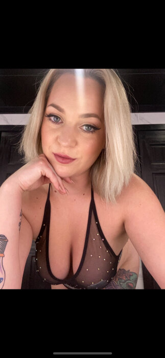 Rosiecheexxx (@rosie_cheexxx), OnlyFans creator