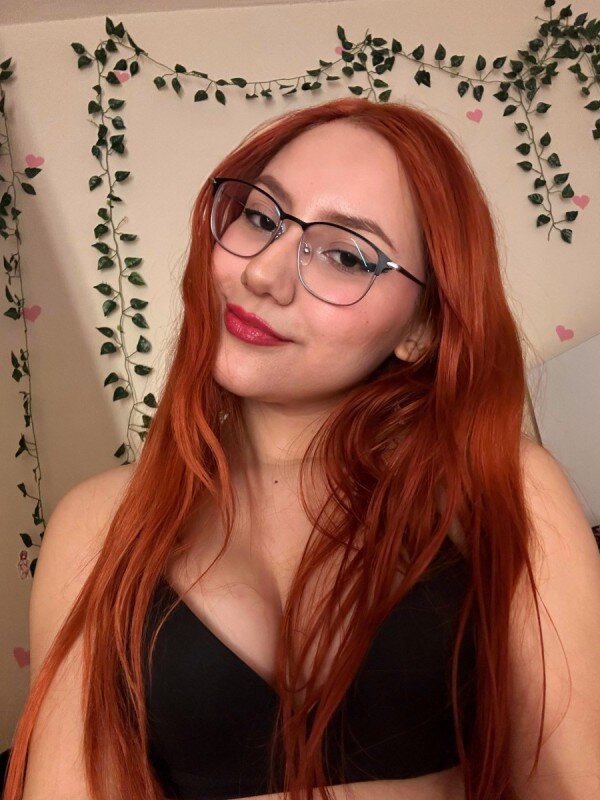 Rosiee616 (@rosiee616), OnlyFans creator