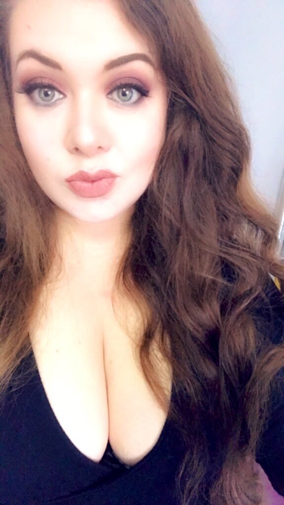 Rosiehenderson (@rosiehenderson), OnlyFans creator