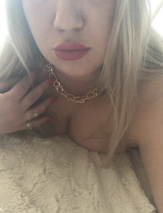 Rosinfree (@rosinfree), OnlyFans creator