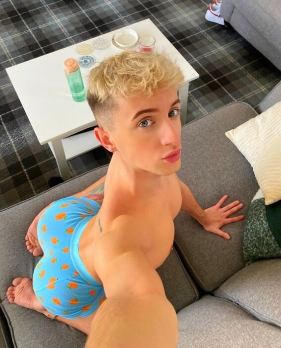Rossmarkgreen2 (@rossmarkgreen2), OnlyFans creator