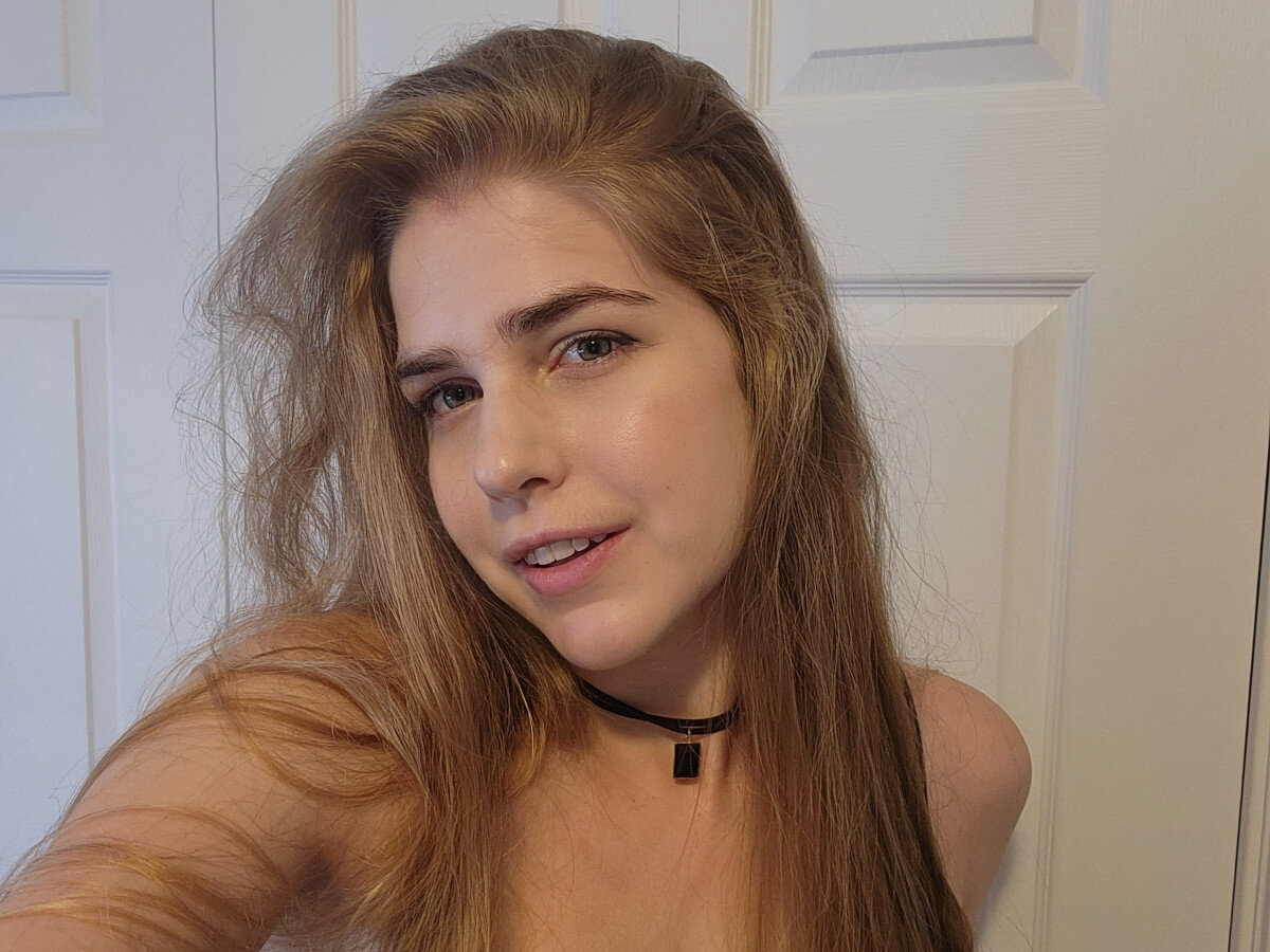 Roxanneackrmn (@roxanne.ackrmn), OnlyFans creator