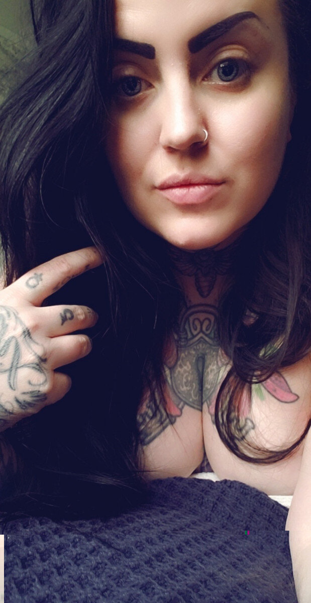 Roxiesavage (@roxiesavage), OnlyFans creator