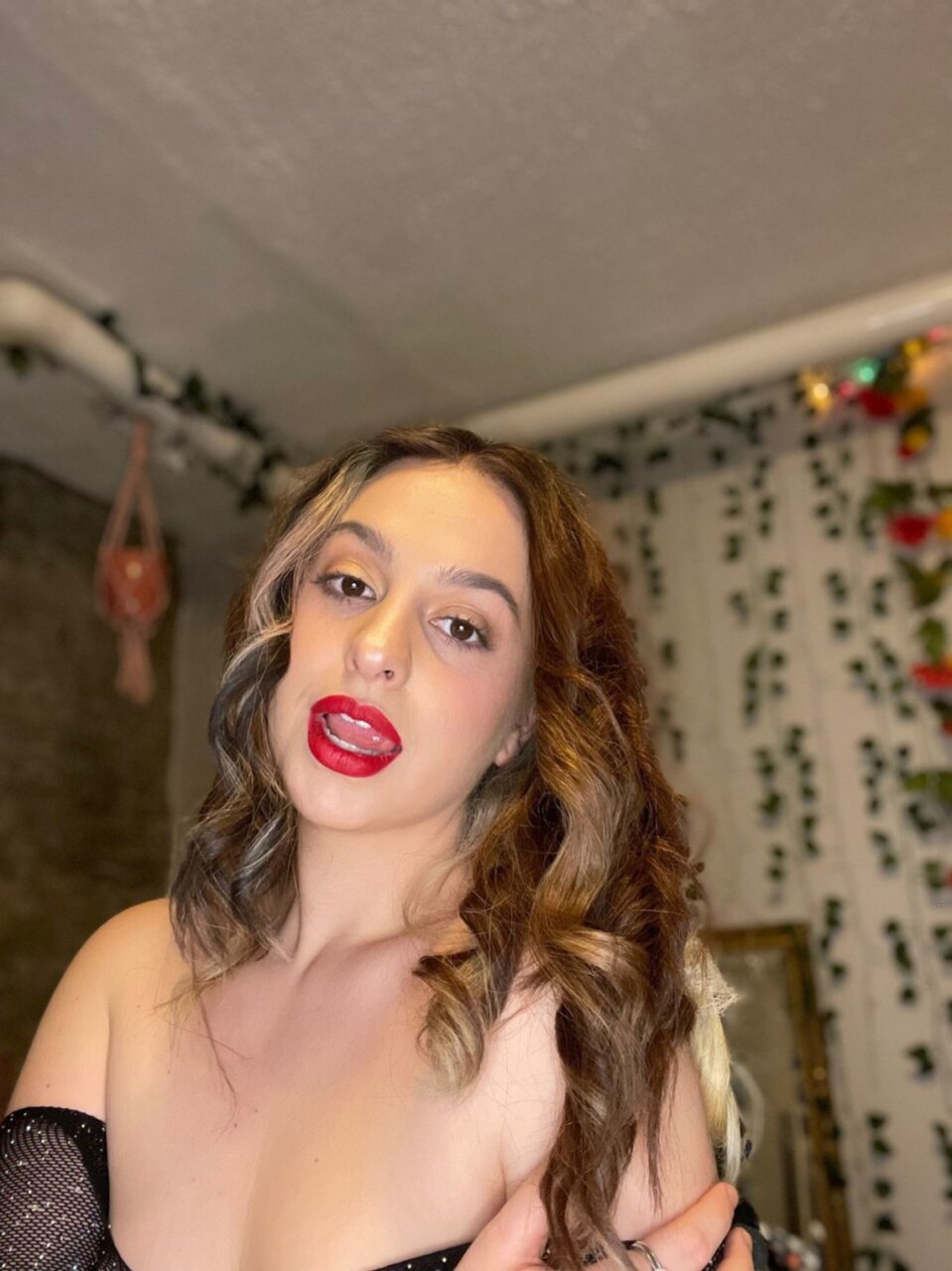 Roxyambers (@roxyambers), OnlyFans creator