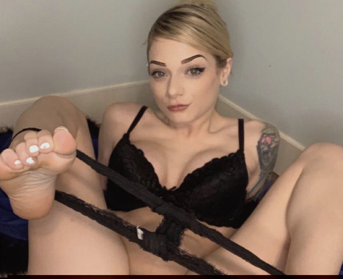 Roxyryder20 (@roxyryder2.0), OnlyFans creator