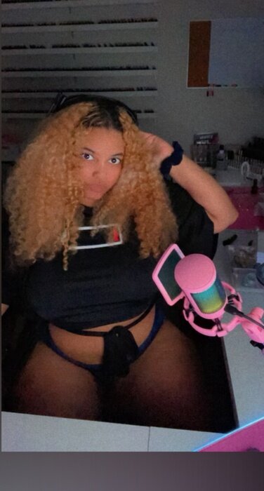 Rozai21 (@rozai21), OnlyFans creator