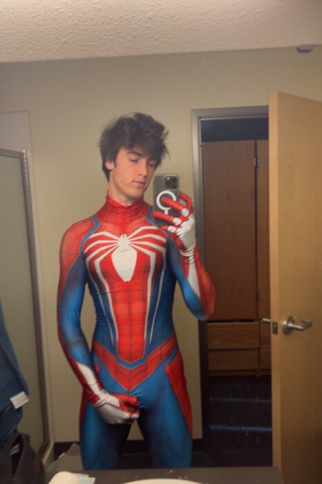 Rubberytwink (@rubberytwink), OnlyFans creator