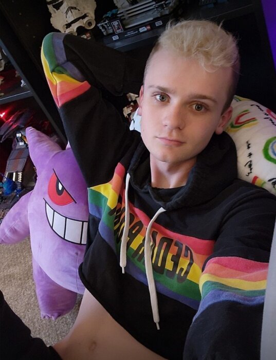 Ryan (@ryansnowxxx), OnlyFans creator
