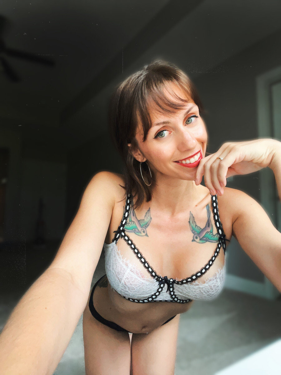 Ryliesmiles (@rylie_smiles), OnlyFans creator