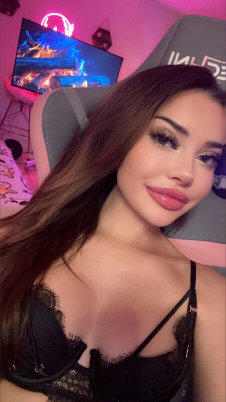 Sabinarouge (@sabinarouge), OnlyFans creator