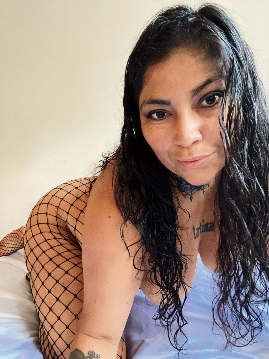 Samira111 (@samira111), OnlyFans creator