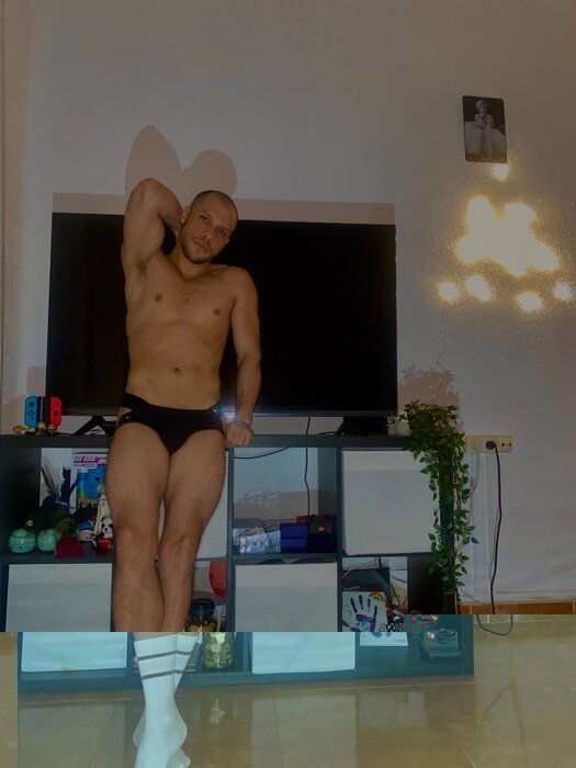 Sanzonetti10 (@sanzonetti10), OnlyFans creator