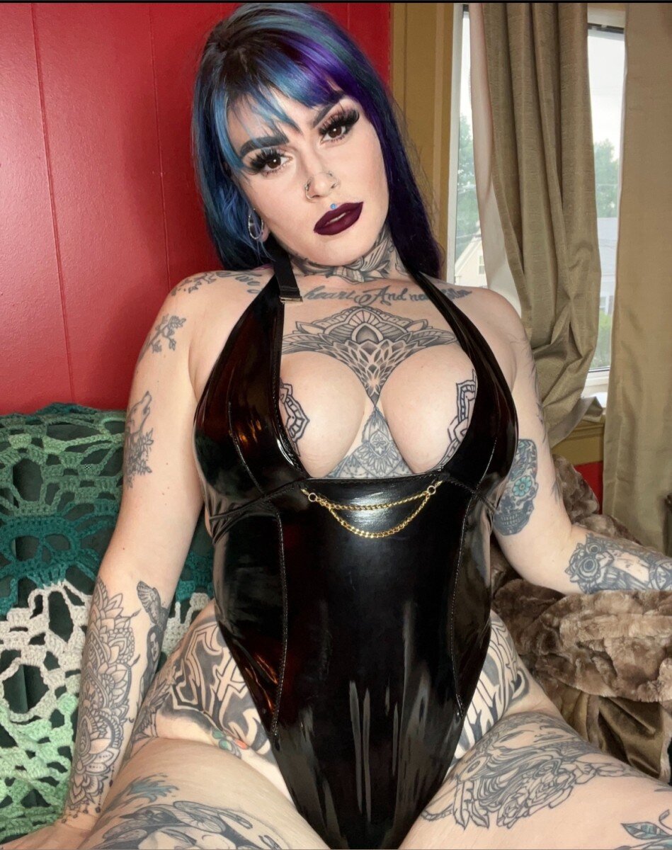 Sapphireink2 (@sapphireink2), OnlyFans creator