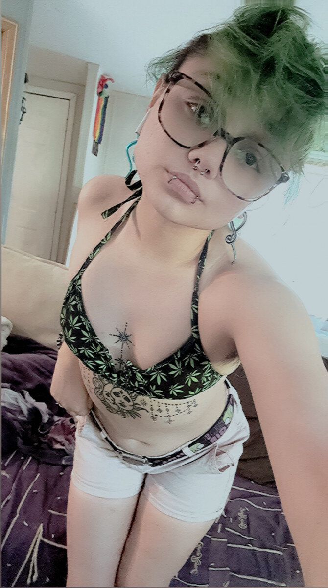 Sapphiremoon219 (@sapphiremoon219), OnlyFans creator