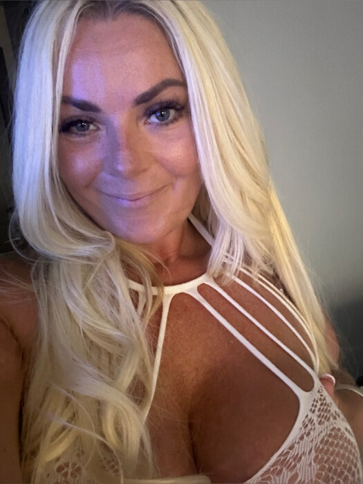 Sararosexo (@sara.rose.xo), OnlyFans creator