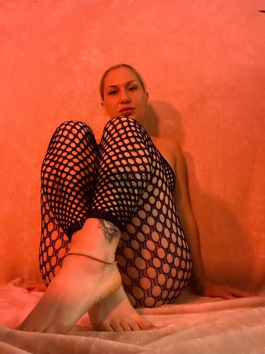 Sarafinaserenity (@sarafinaserenity), OnlyFans creator