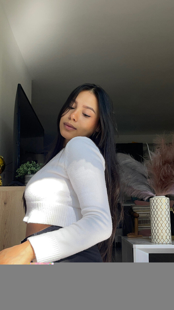 Sarahvegaa (@sarah_vegaa), OnlyFans creator