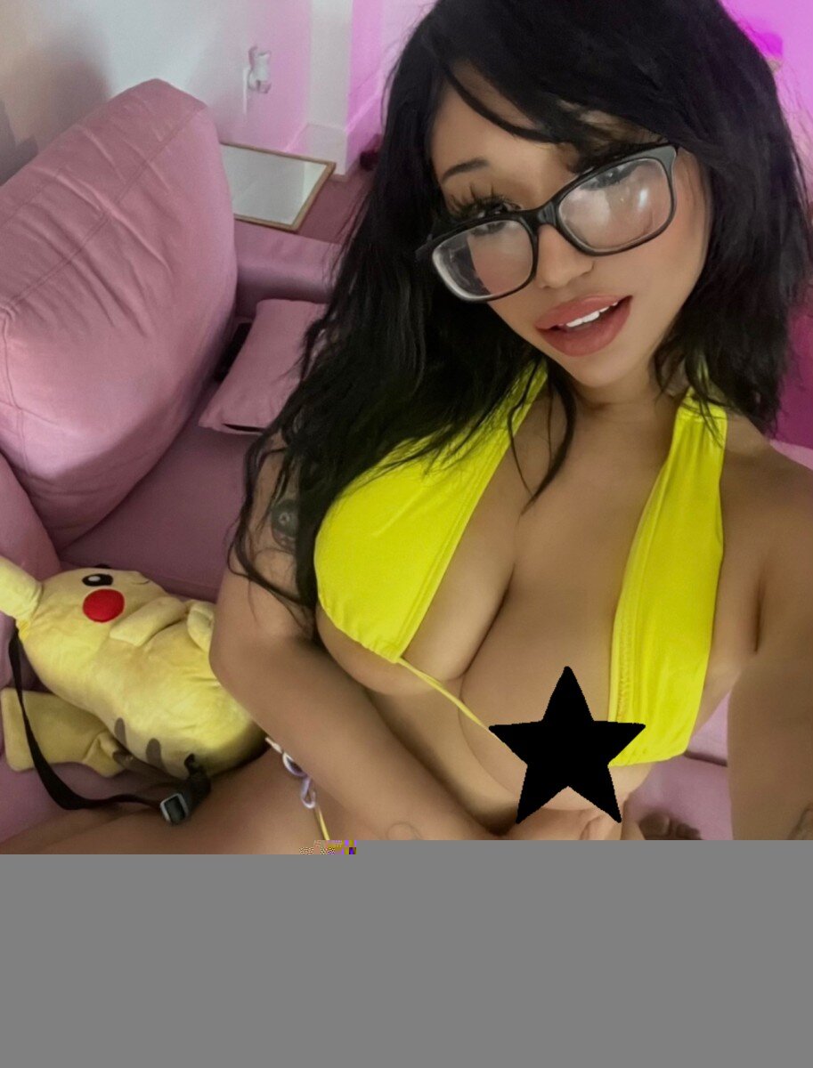 Sarcasmqueenn (@sarcasmqueenn), OnlyFans creator