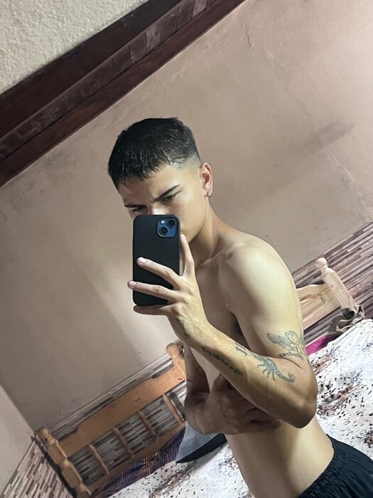 Sareth (@sarethok), OnlyFans creator