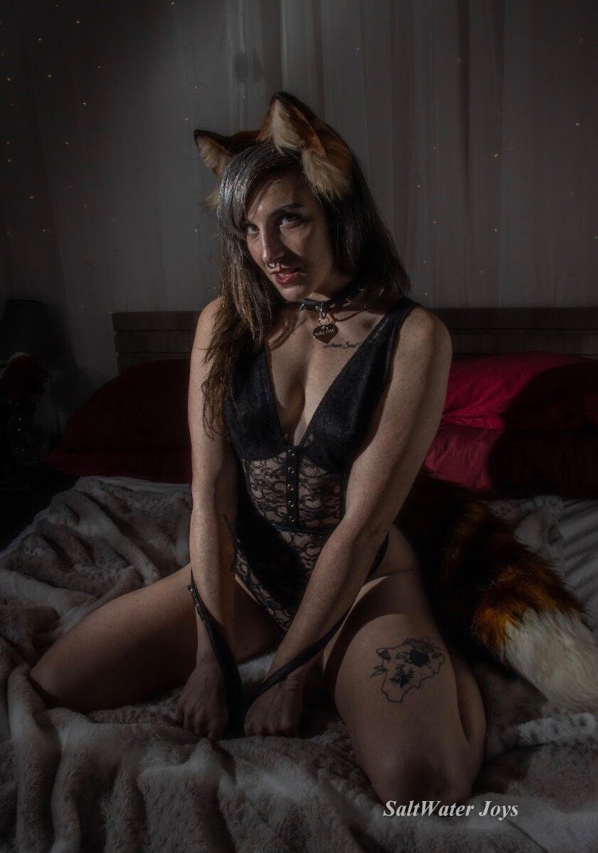 Sariafoxx (@sariafoxx), OnlyFans creator
