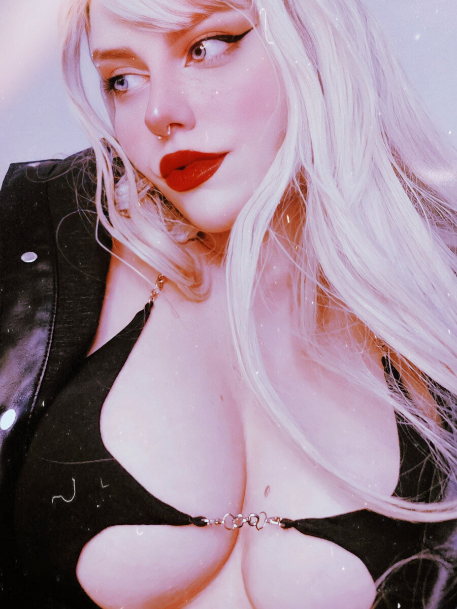 Sarinea (@sarinea), OnlyFans creator