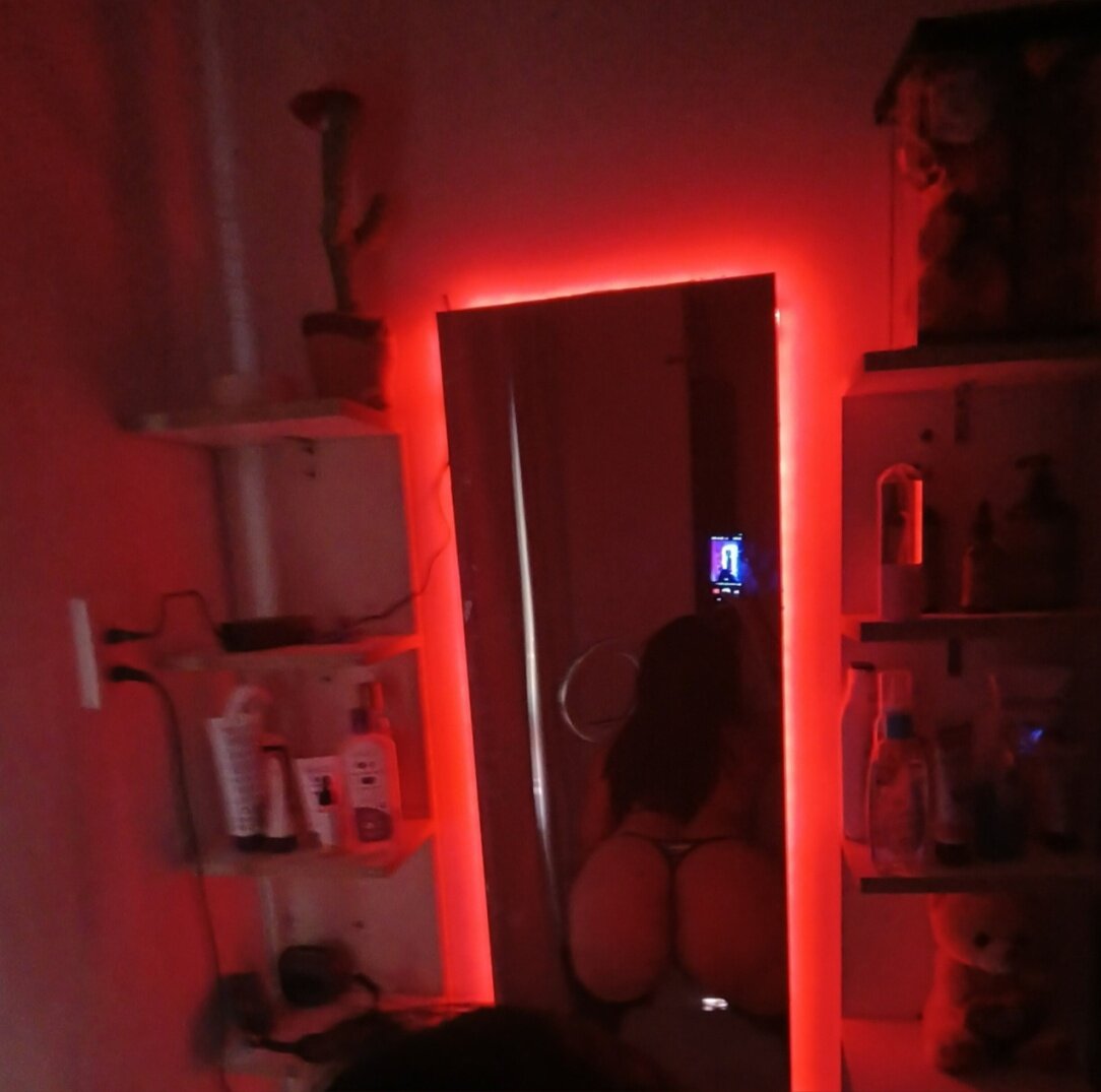 Sasha22sex (@sasha22_sex), OnlyFans creator