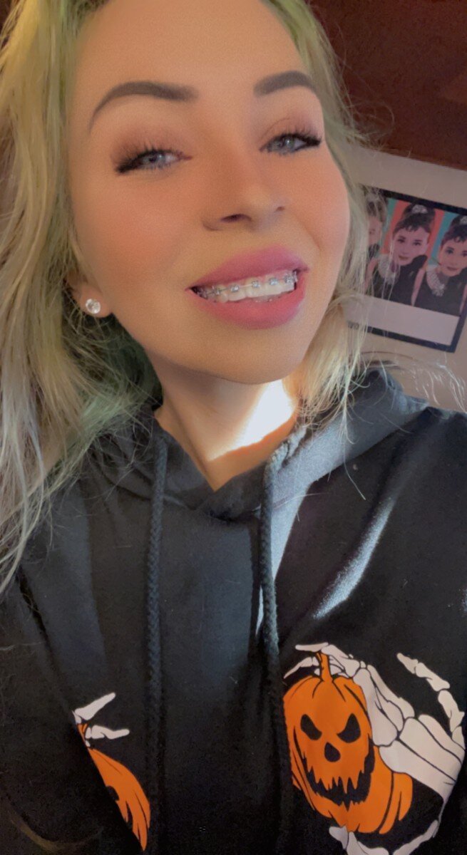 Sashahall1 (@sashahall1), OnlyFans creator