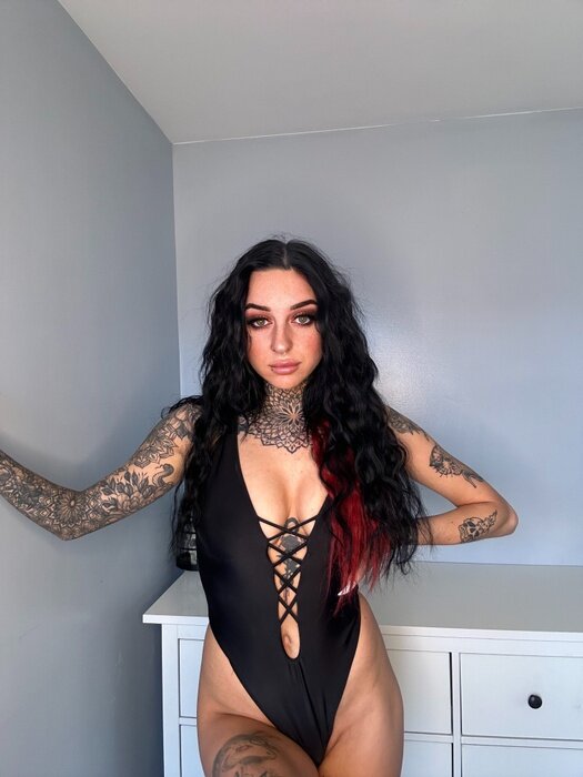 Sasharose0505 (@sasharose0505), OnlyFans creator