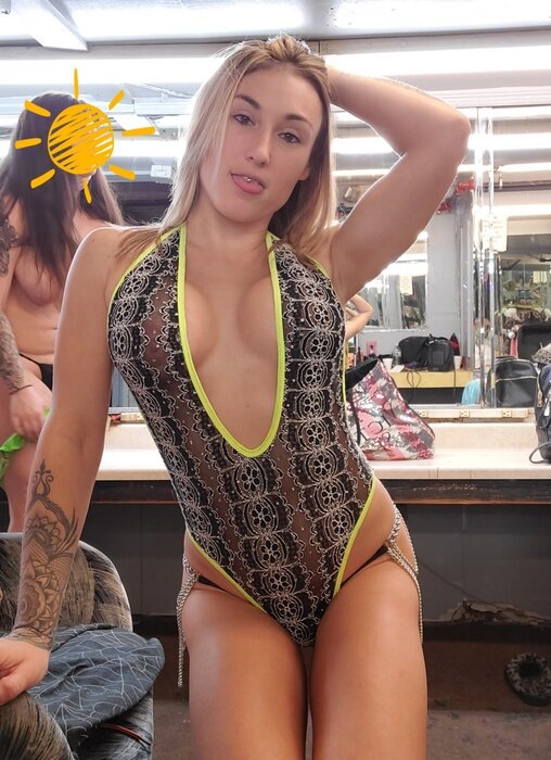 Sasharose4469 (@sasharose4469), OnlyFans creator