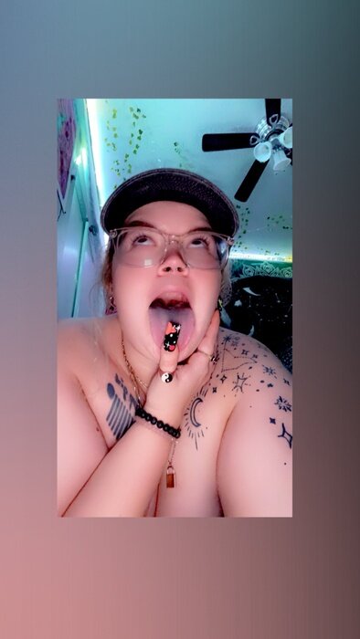 Sassymia98 (@sassymia98), OnlyFans creator