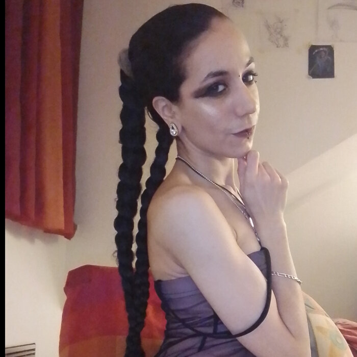 Sassysakurashan (@sassysakurashan), OnlyFans creator