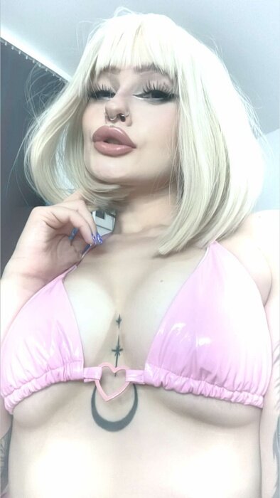 Satanaakawaii (@satanaakawaii), OnlyFans creator