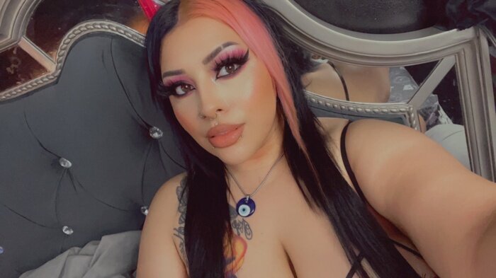 Satansbbygirl13 (@satansbbygirl13), OnlyFans creator
