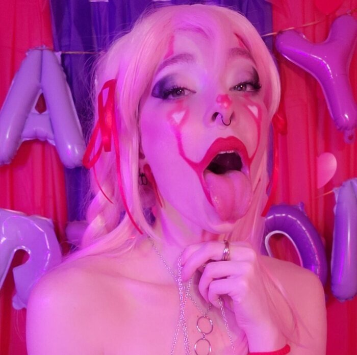 Saturniibae (@saturniibae), OnlyFans creator